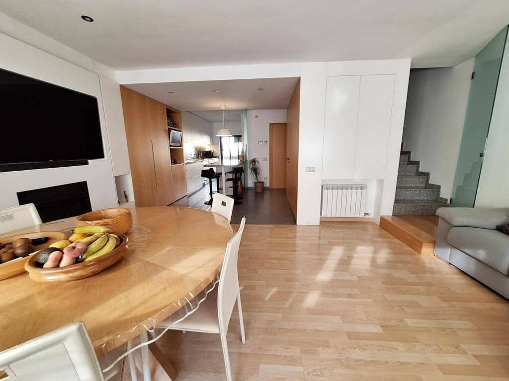 4 soveværelse Rækkehus til salg i Santpedor med garage - € 350.000 (Ref: 9375153)