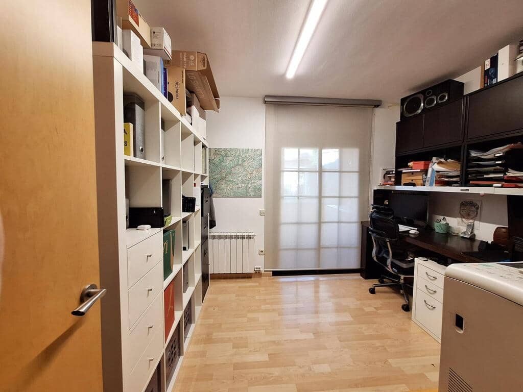 4 soveværelse Rækkehus til salg i Santpedor med garage - € 350.000 (Ref: 9375153)