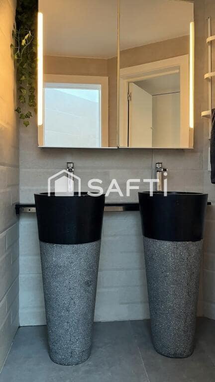 4 chambre Villa/Maison à vendre à Santa Susanna avec garage - 950 000 € (Ref: 9378932)