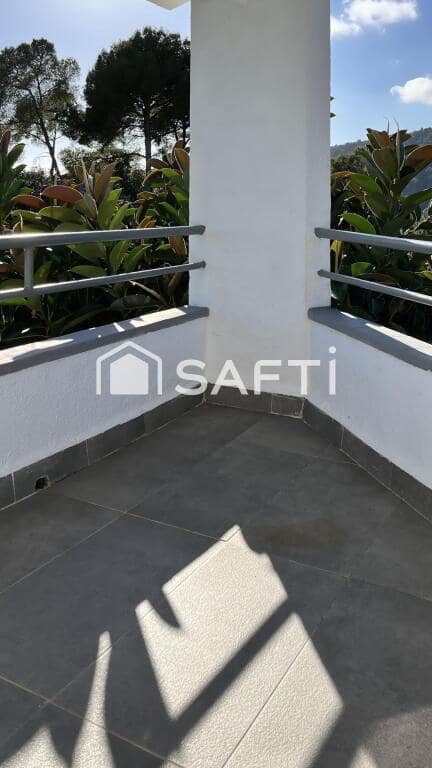 4 chambre Villa/Maison à vendre à Santa Susanna avec garage - 950 000 € (Ref: 9378932)