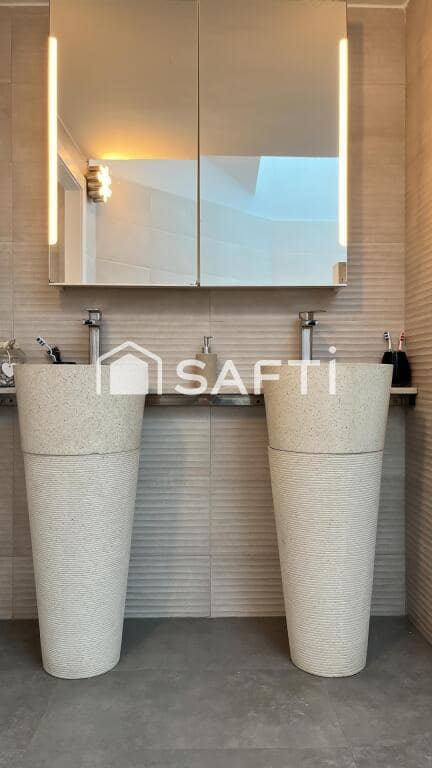 4 chambre Villa/Maison à vendre à Santa Susanna avec garage - 950 000 € (Ref: 9378932)