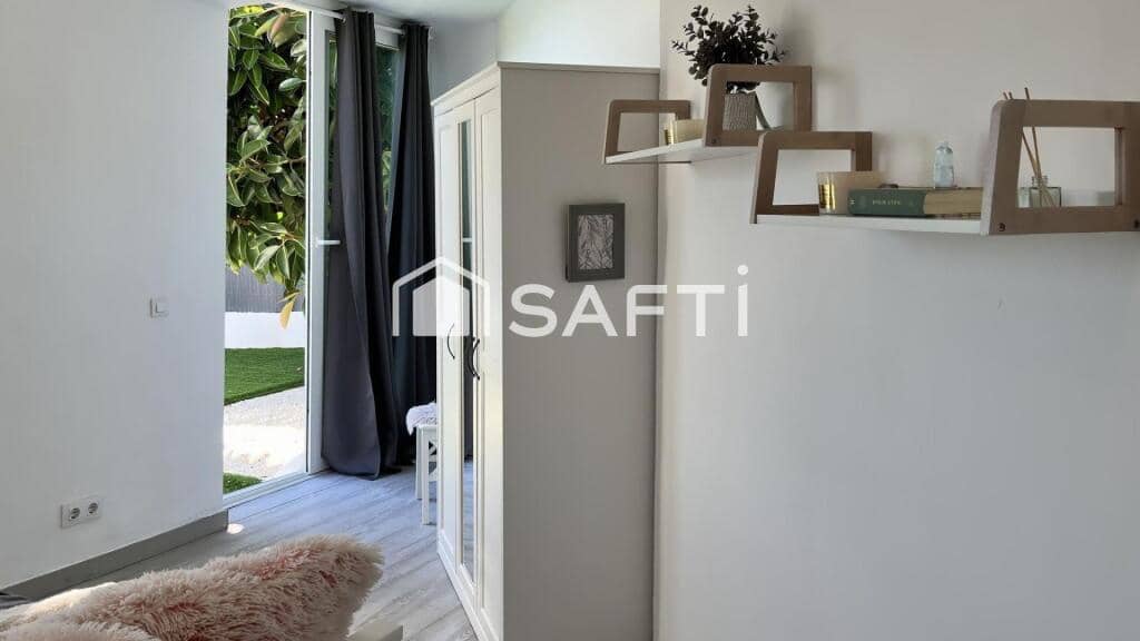 4 chambre Villa/Maison à vendre à Santa Susanna avec garage - 950 000 € (Ref: 9378932)