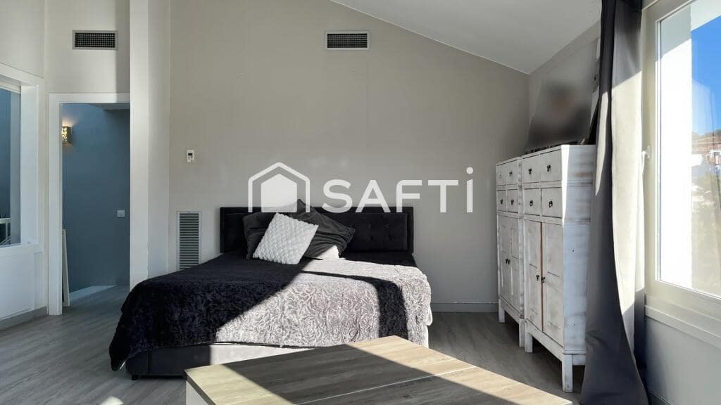 4 chambre Villa/Maison à vendre à Santa Susanna avec garage - 950 000 € (Ref: 9378932)