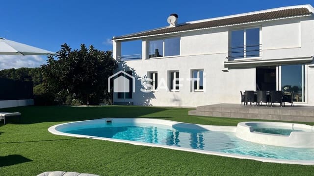 4 bedroom Villa for sale in Santa Susanna with garage - € 950,000 (Ref: 9378932)