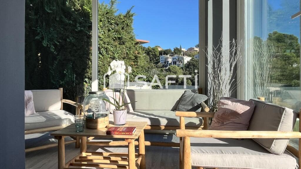 4 chambre Villa/Maison à vendre à Santa Susanna avec garage - 950 000 € (Ref: 9378932)