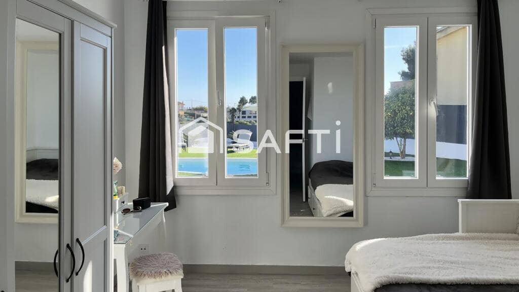 4 chambre Villa/Maison à vendre à Santa Susanna avec garage - 950 000 € (Ref: 9378932)
