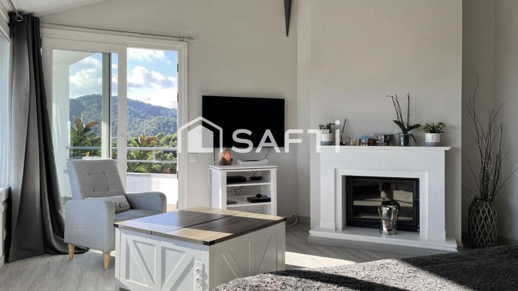 4 chambre Villa/Maison à vendre à Santa Susanna avec garage - 950 000 € (Ref: 9378932)