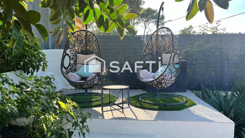 4 chambre Villa/Maison à vendre à Santa Susanna avec garage - 950 000 € (Ref: 9378932)