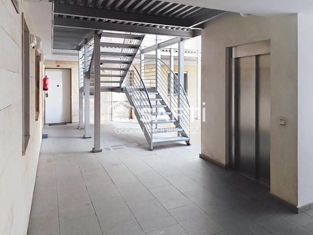 4 sovrum Lägenhet till salu i Casco Antiguo, Badajoz stad - 295 000 € (Ref: 9382565)