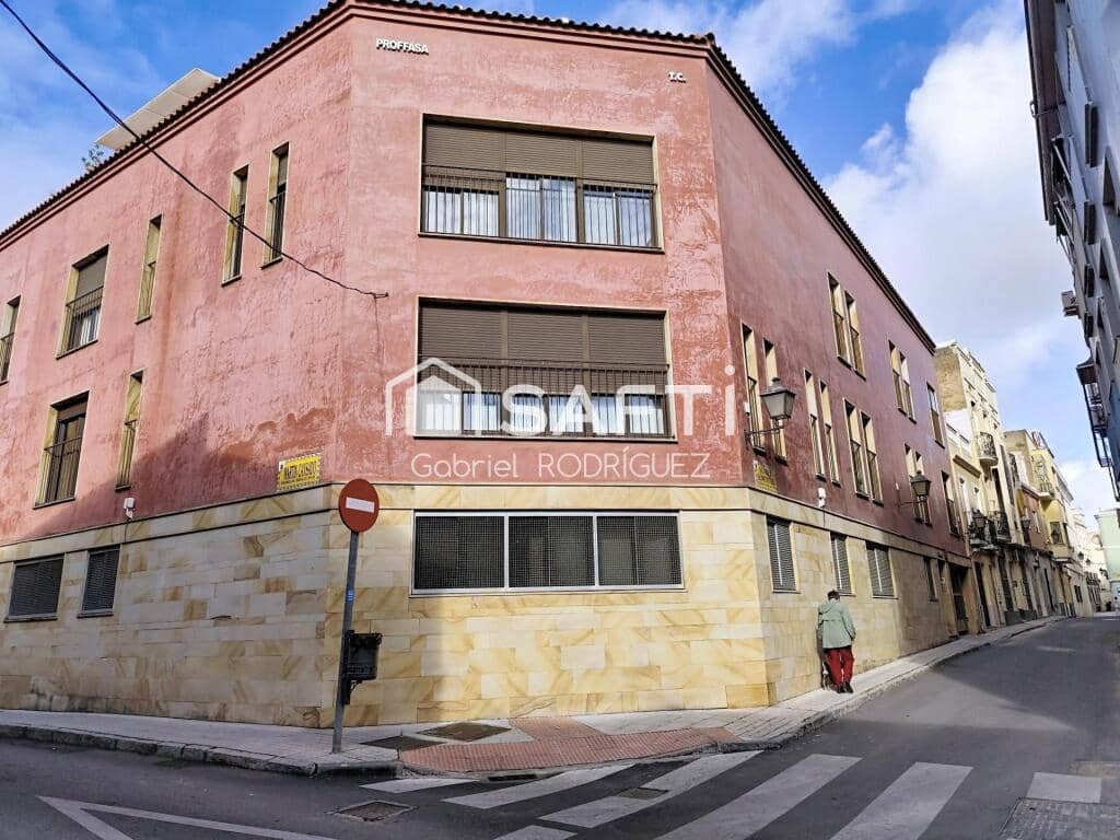 4 sovrum Lägenhet till salu i Badajoz stad - 295 000 € (Ref: 9382565)