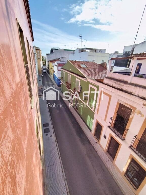 4 sovrum Lägenhet till salu i Badajoz stad - 295 000 € (Ref: 9382565)