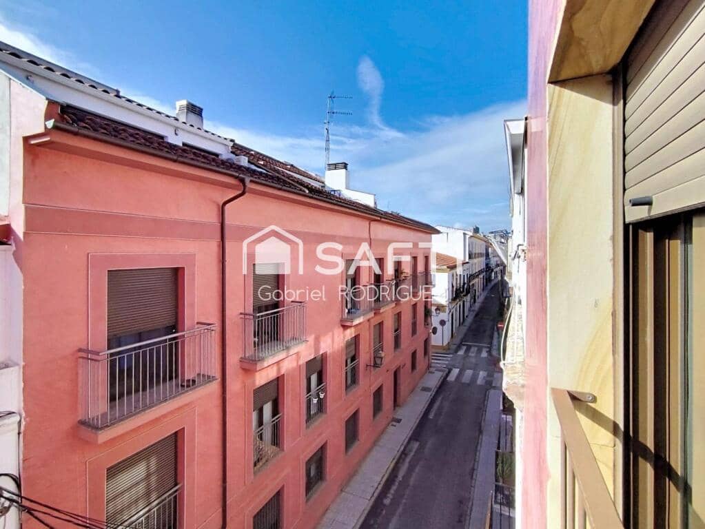 4 sovrum Lägenhet till salu i Badajoz stad - 295 000 € (Ref: 9382565)