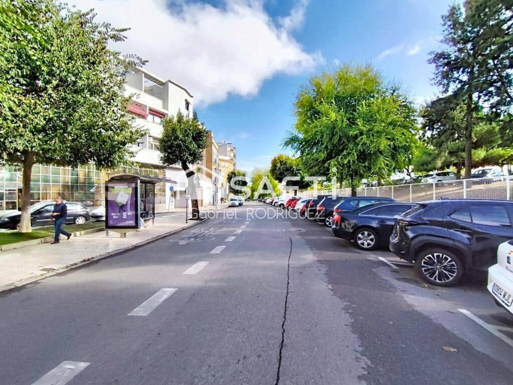 4 sovrum Lägenhet till salu i Badajoz stad - 295 000 € (Ref: 9382565)