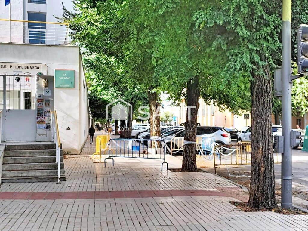 4 sovrum Lägenhet till salu i Badajoz stad - 295 000 € (Ref: 9382565)