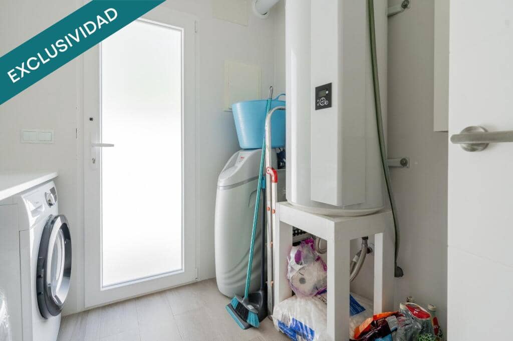 4 soveværelse Villa til salg i Lliria med swimmingpool garage - € 630.000 (Ref: 9382566)