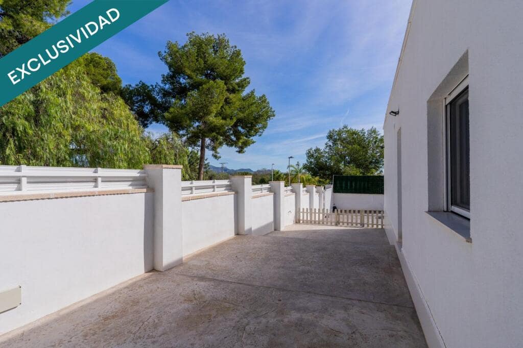 4 soveværelse Villa til salg i Lliria med swimmingpool garage - € 630.000 (Ref: 9382566)