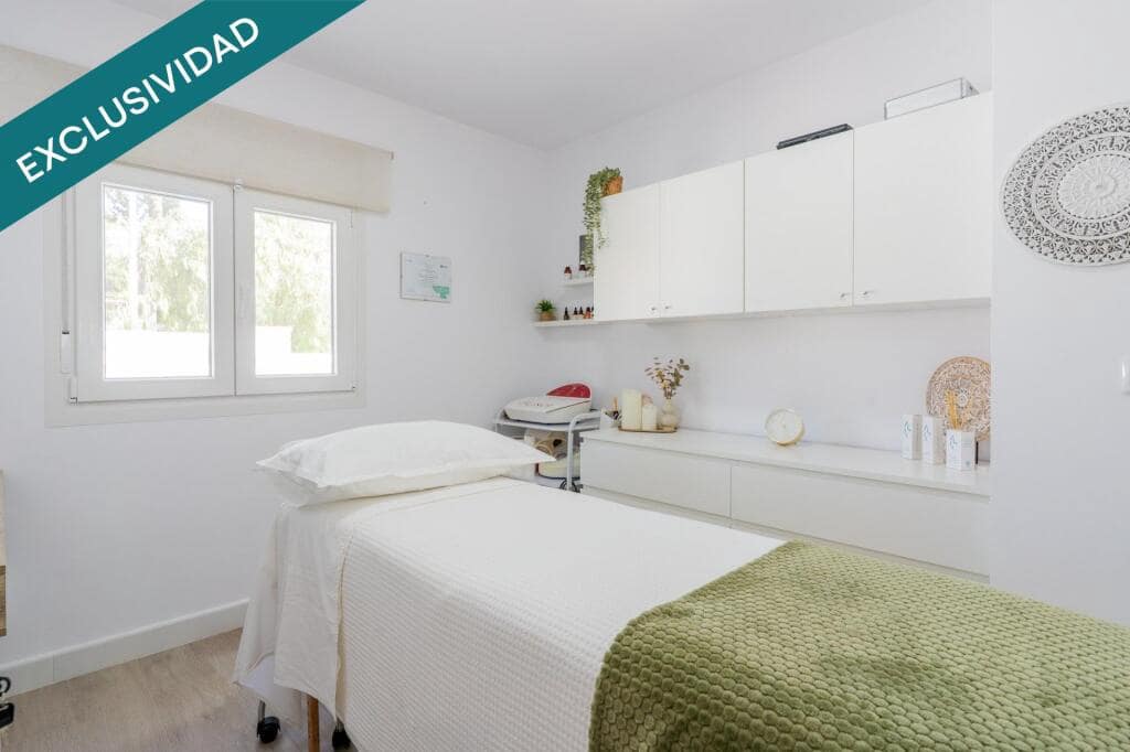 4 soveværelse Villa til salg i Lliria med swimmingpool garage - € 630.000 (Ref: 9382566)