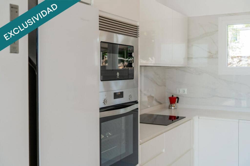 4 soveværelse Villa til salg i Lliria med swimmingpool garage - € 630.000 (Ref: 9382566)