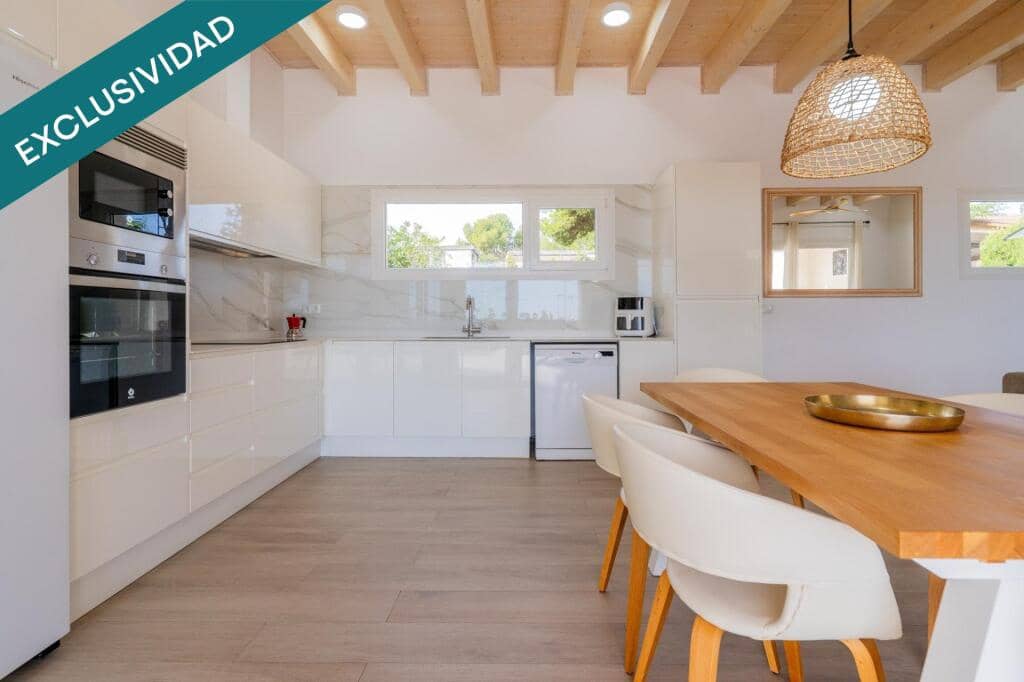 4 soveværelse Villa til salg i Lliria med swimmingpool garage - € 630.000 (Ref: 9382566)