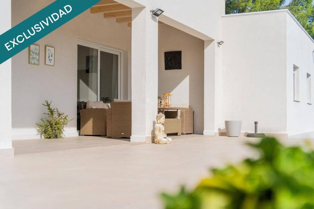 4 soveværelse Villa til salg i Lliria med swimmingpool garage - € 630.000 (Ref: 9382566)