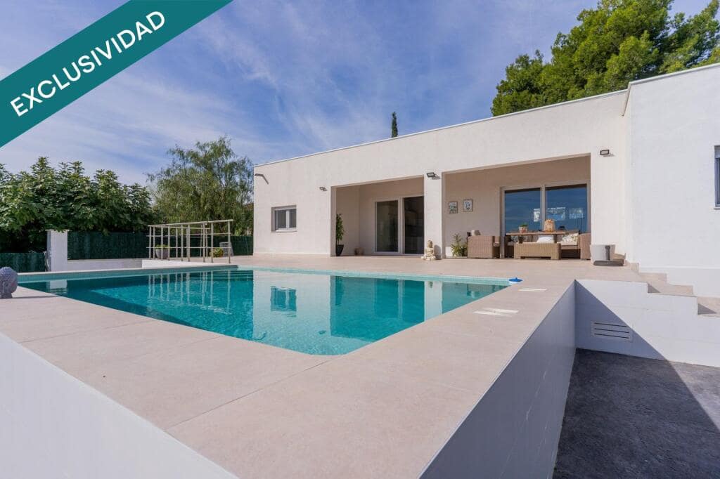 4 soveværelse Villa til salg i Lliria med swimmingpool garage - € 630.000 (Ref: 9382566)