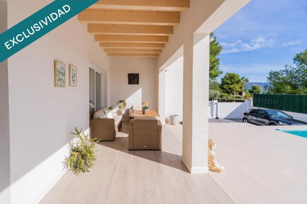 4 soveværelse Villa til salg i Lliria med swimmingpool garage - € 630.000 (Ref: 9382566)