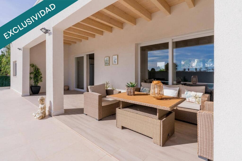 4 soveværelse Villa til salg i Lliria med swimmingpool garage - € 630.000 (Ref: 9382566)