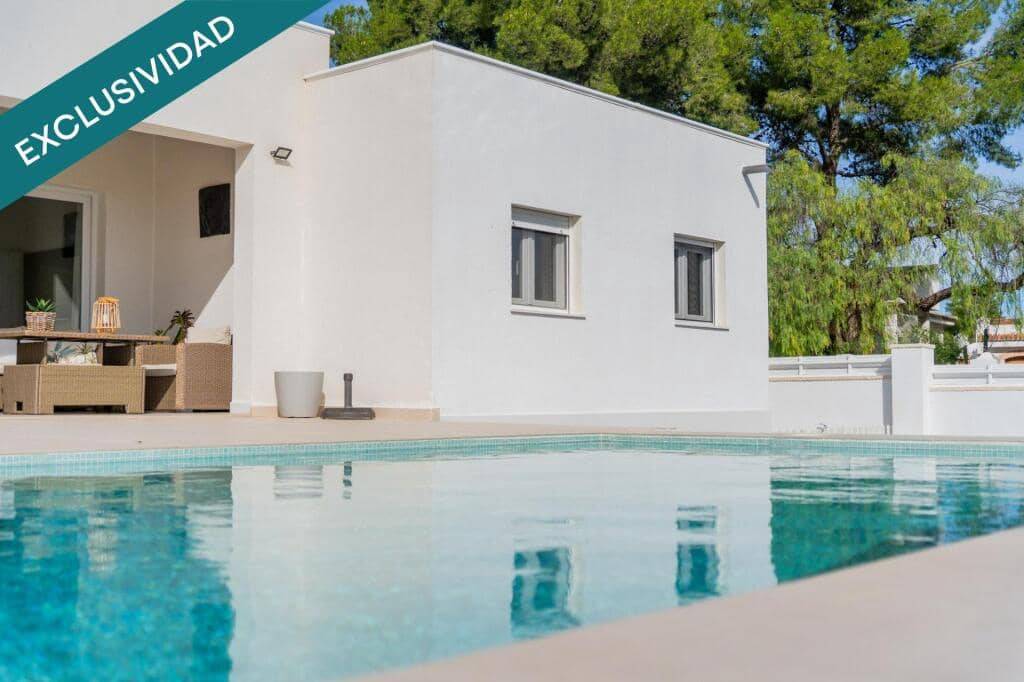 4 soveværelse Villa til salg i Lliria med swimmingpool garage - € 630.000 (Ref: 9382566)