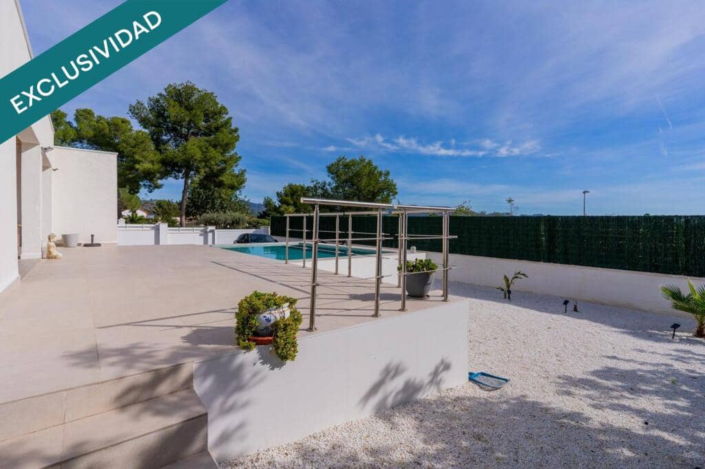 4 soveværelse Villa til salg i Lliria med swimmingpool garage - € 630.000 (Ref: 9382566)