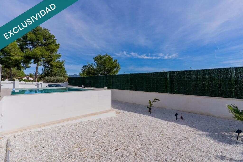 4 soveværelse Villa til salg i Lliria med swimmingpool garage - € 630.000 (Ref: 9382566)