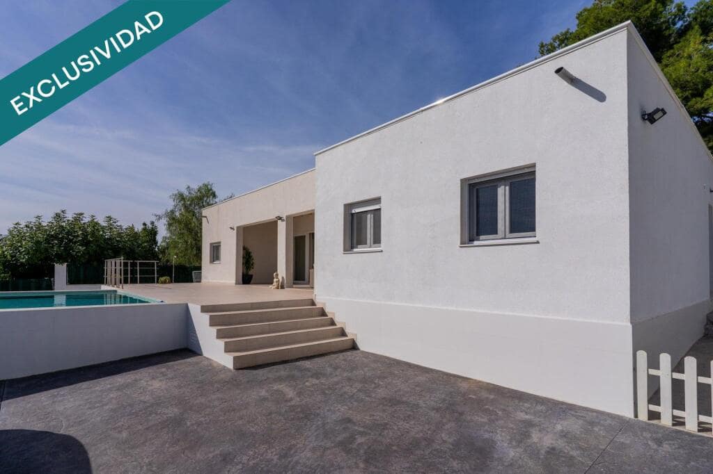 4 soveværelse Villa til salg i Lliria med swimmingpool garage - € 630.000 (Ref: 9382566)