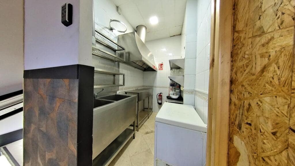 Erhverv til salg i Elda - € 110.000 (Ref: 9382567)