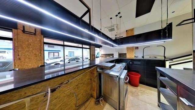 Komercyjne na sprzedaż w Elda - 110 000 € (Ref: 9382567)