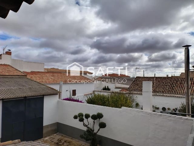 3 slaapkamer Villa te koop in Campo de Criptana met garage - € 180.000 (Ref: 9385422)