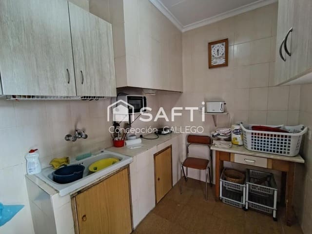 3 slaapkamer Villa te koop in Campo de Criptana met garage - € 180.000 (Ref: 9385422)