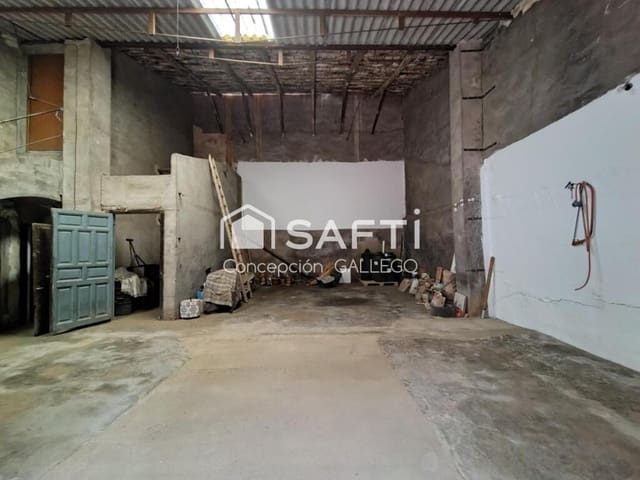 3 slaapkamer Villa te koop in Campo de Criptana met garage - € 180.000 (Ref: 9385422)