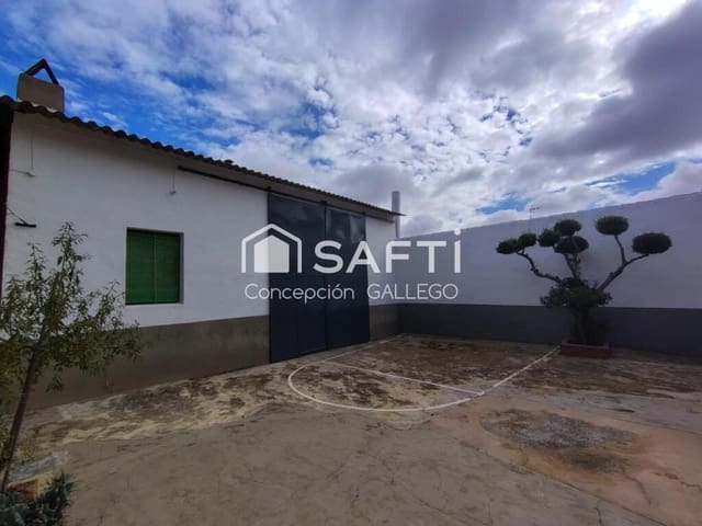 Chalet de 3 habitaciones en Campo de Criptana en venta con garaje - 180.000 € (Ref: 9385422)