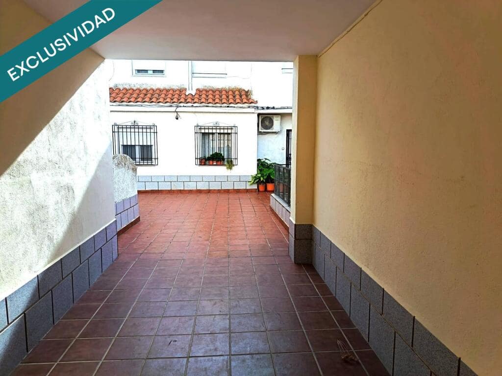 4 makuuhuone Rivitalo myytävänä paikassa Polan - 115 000 € (Ref: 9385424)