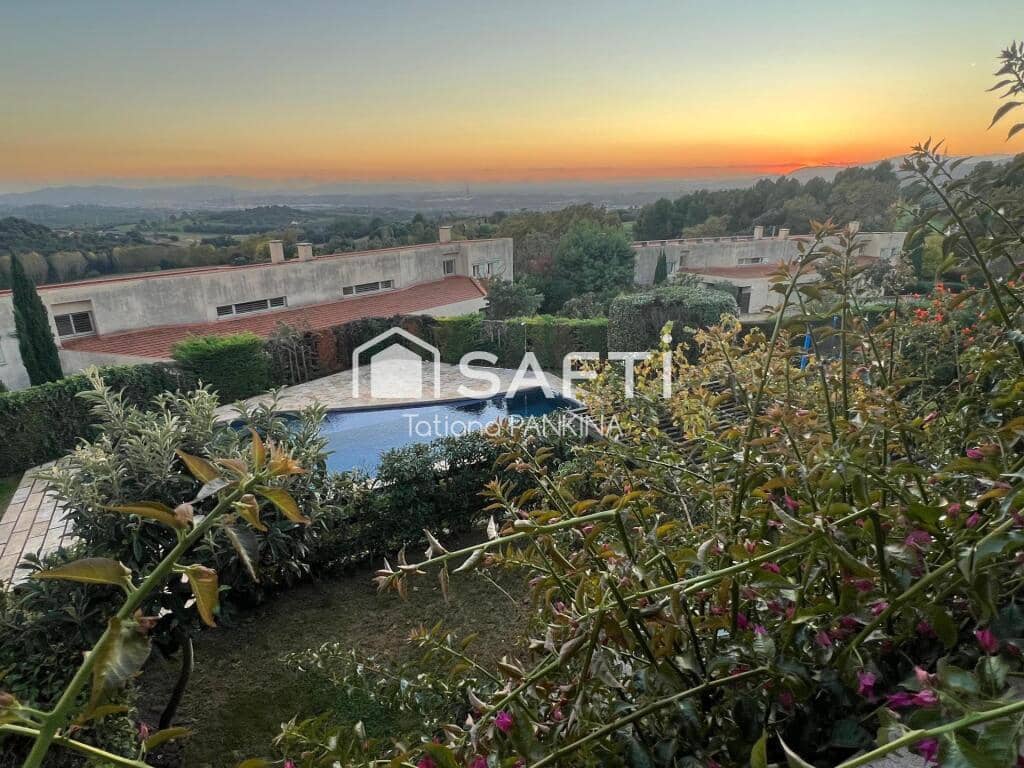 4 bedroom Terraced Villa for sale in Canoves i Samalus with pool garage - € 495,000 (Ref: 9385425)