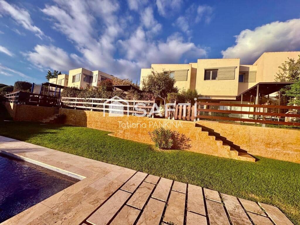 4 bedroom Terraced Villa for sale in Canoves i Samalus with pool garage - € 495,000 (Ref: 9385425)