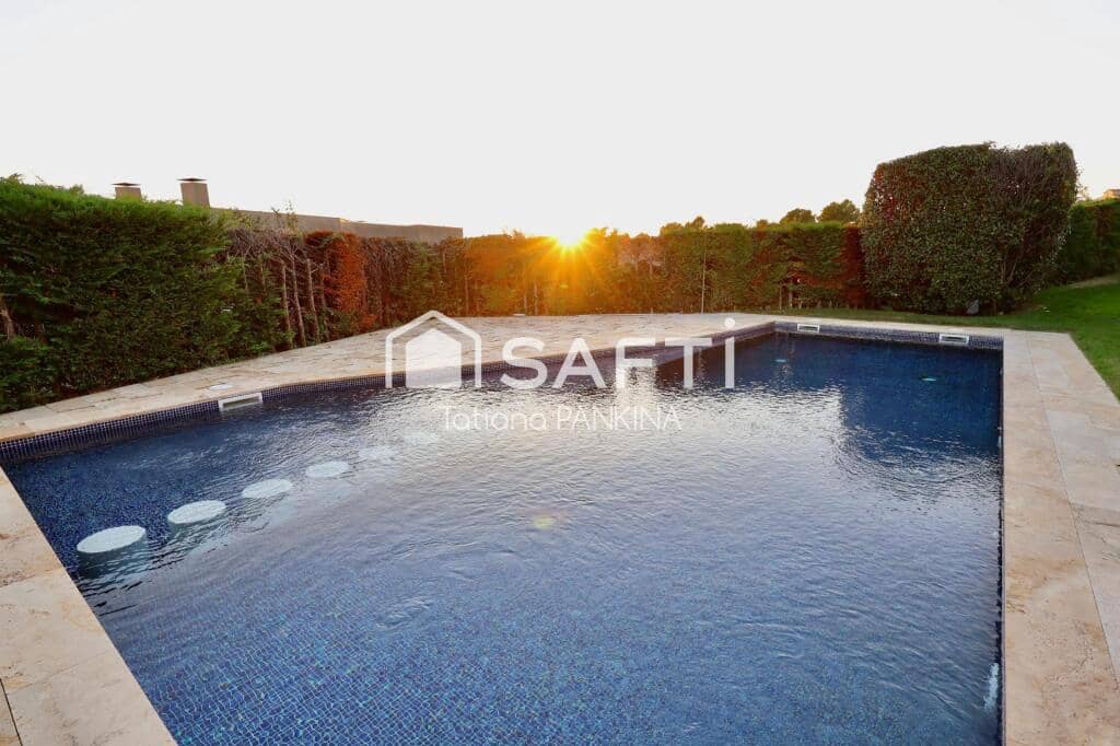 4 bedroom Terraced Villa for sale in Canoves i Samalus with pool garage - € 495,000 (Ref: 9385425)