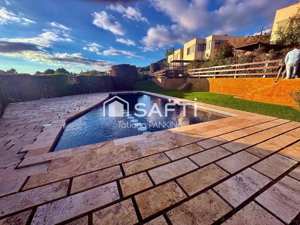 4 bedroom Terraced Villa for sale in Canoves i Samalus with pool garage - € 495,000 (Ref: 9385425)