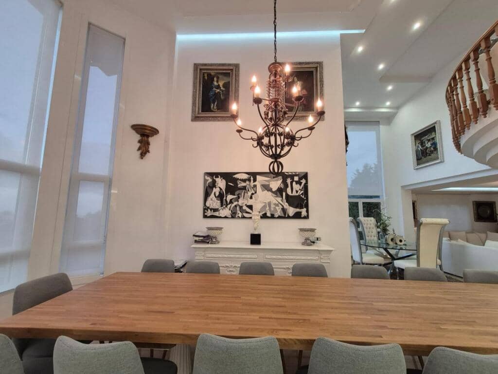 4 soveværelse Villa til salg i Arteixo med swimmingpool garage - € 1.400.000 (Ref: 9387800)