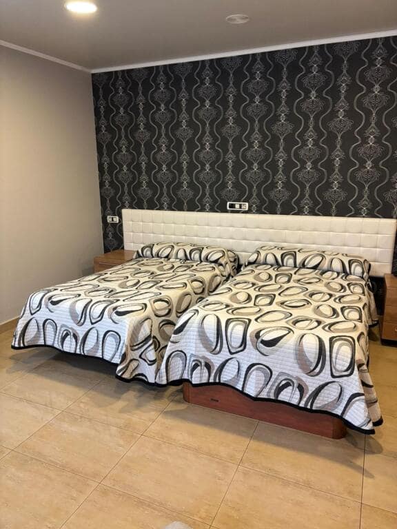 4 soveværelse Villa til salg i Arteixo med swimmingpool garage - € 1.400.000 (Ref: 9387800)