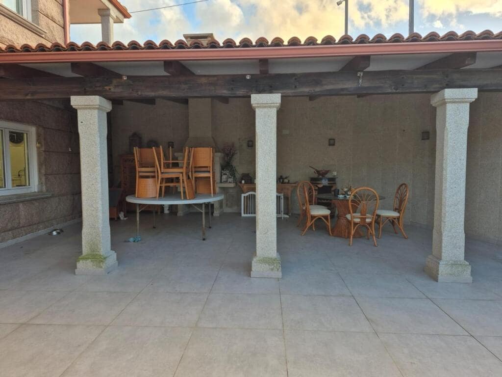 4 soveværelse Villa til salg i Arteixo med swimmingpool garage - € 1.400.000 (Ref: 9387800)