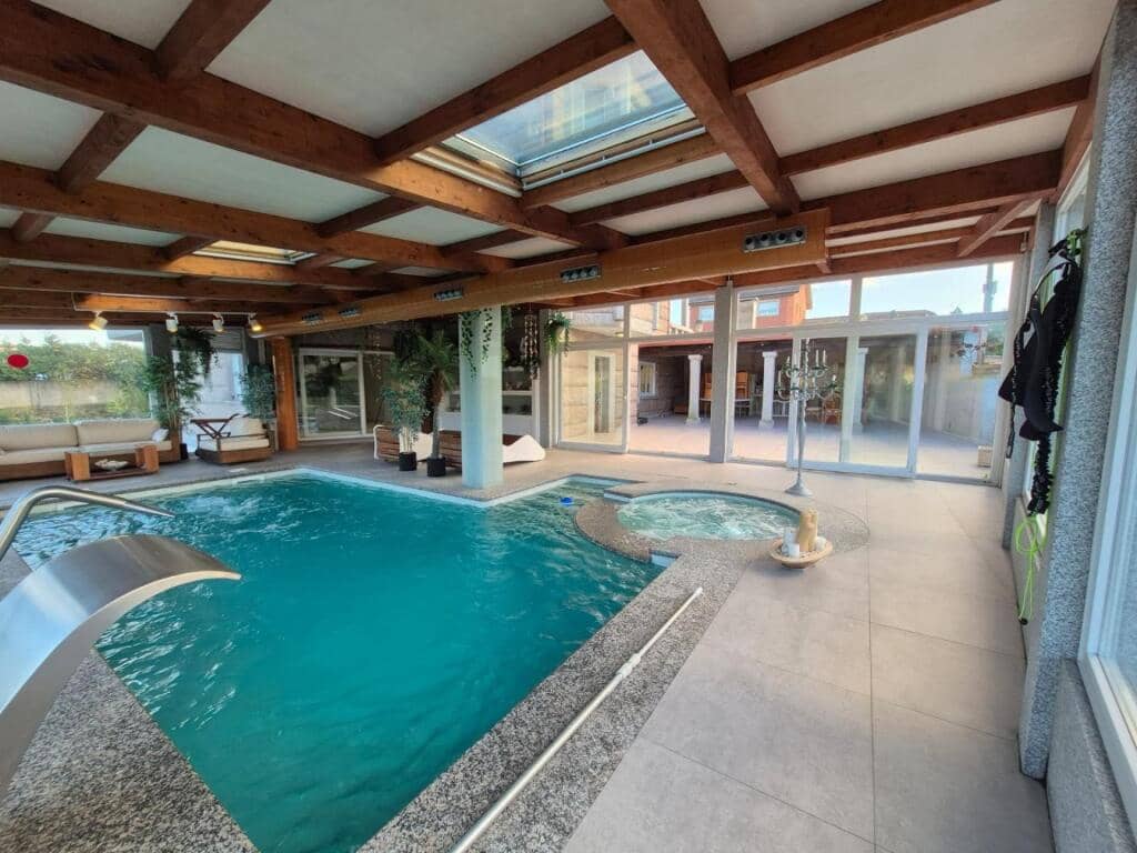 4 soveværelse Villa til salg i Arteixo med swimmingpool garage - € 1.400.000 (Ref: 9387800)