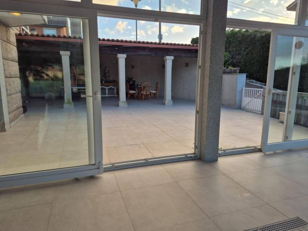 4 soveværelse Villa til salg i Arteixo med swimmingpool garage - € 1.400.000 (Ref: 9387800)