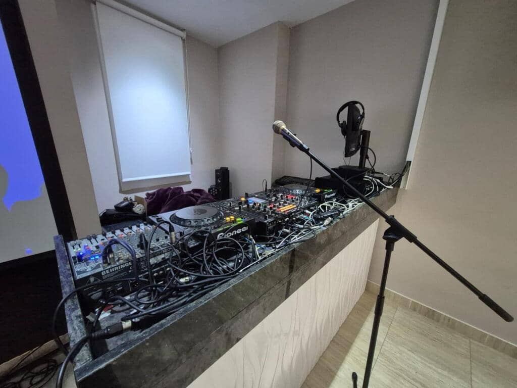 4 soveværelse Villa til salg i Arteixo med swimmingpool garage - € 1.400.000 (Ref: 9387800)