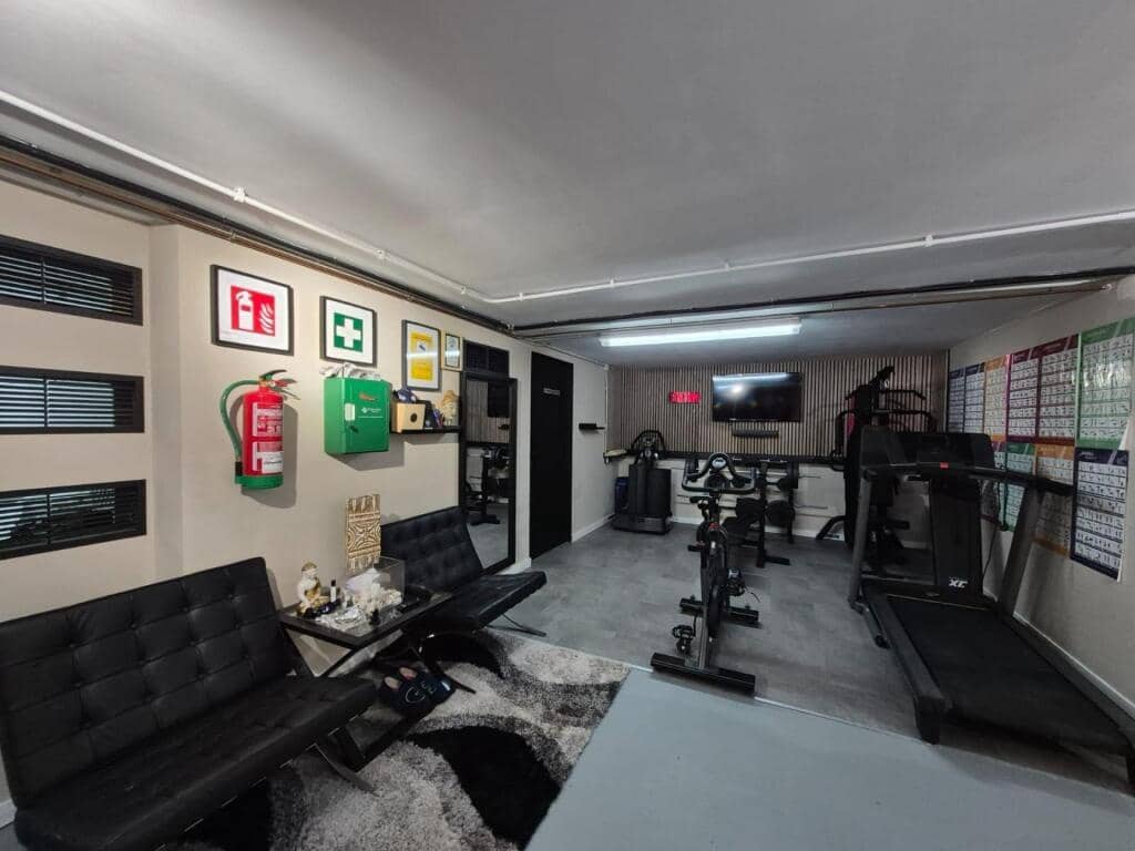 4 soveværelse Villa til salg i Arteixo med swimmingpool garage - € 1.400.000 (Ref: 9387800)