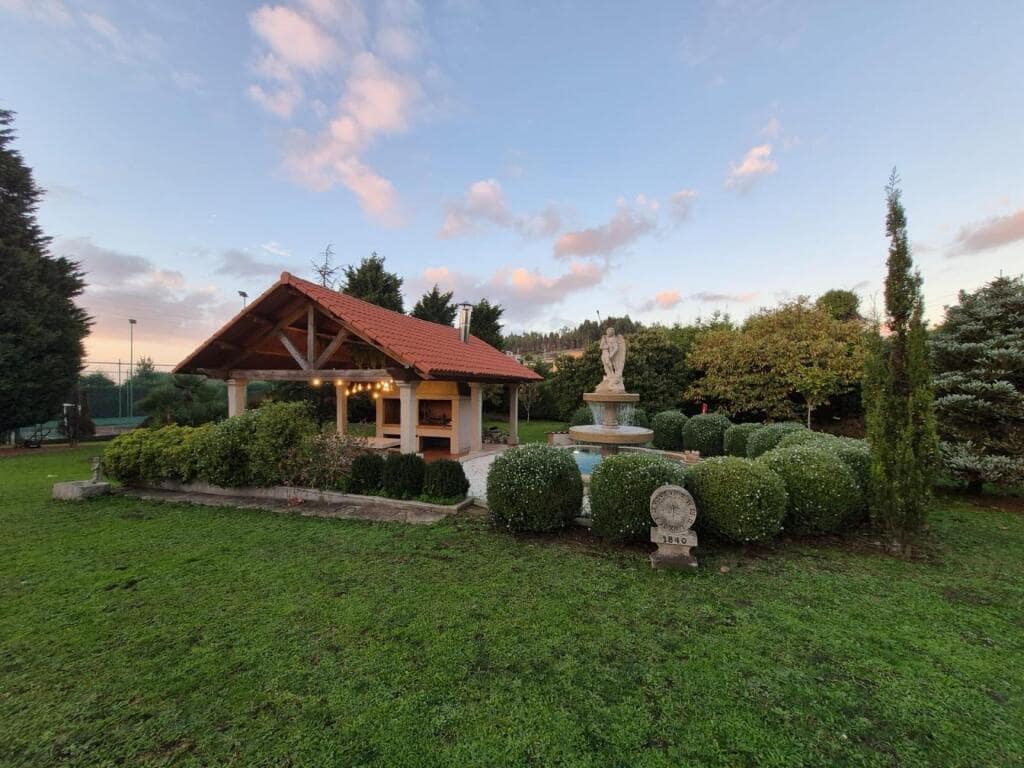 4 soveværelse Villa til salg i Arteixo med swimmingpool garage - € 1.400.000 (Ref: 9387800)